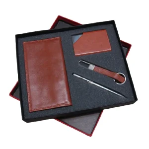 ست هدیه مردانه چرمی شامل کیف پول، جاکارتی، جاکلیدی و خودکار فلزی S35